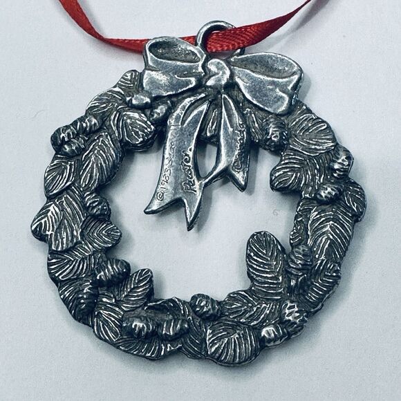 Seagull Pewter Christmas Ornament Hanging Silver Wreath w/Bow Etched 1983 VTG - Picture 2 of 8